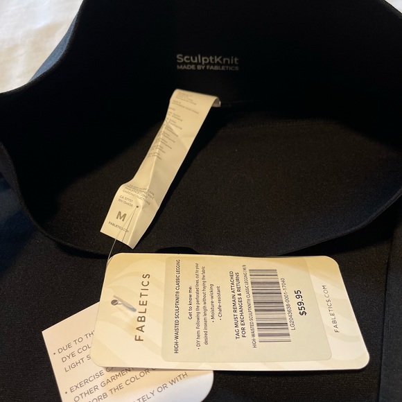 NWT Fabletics Scuptknit Leggings - Picture 3 of 4